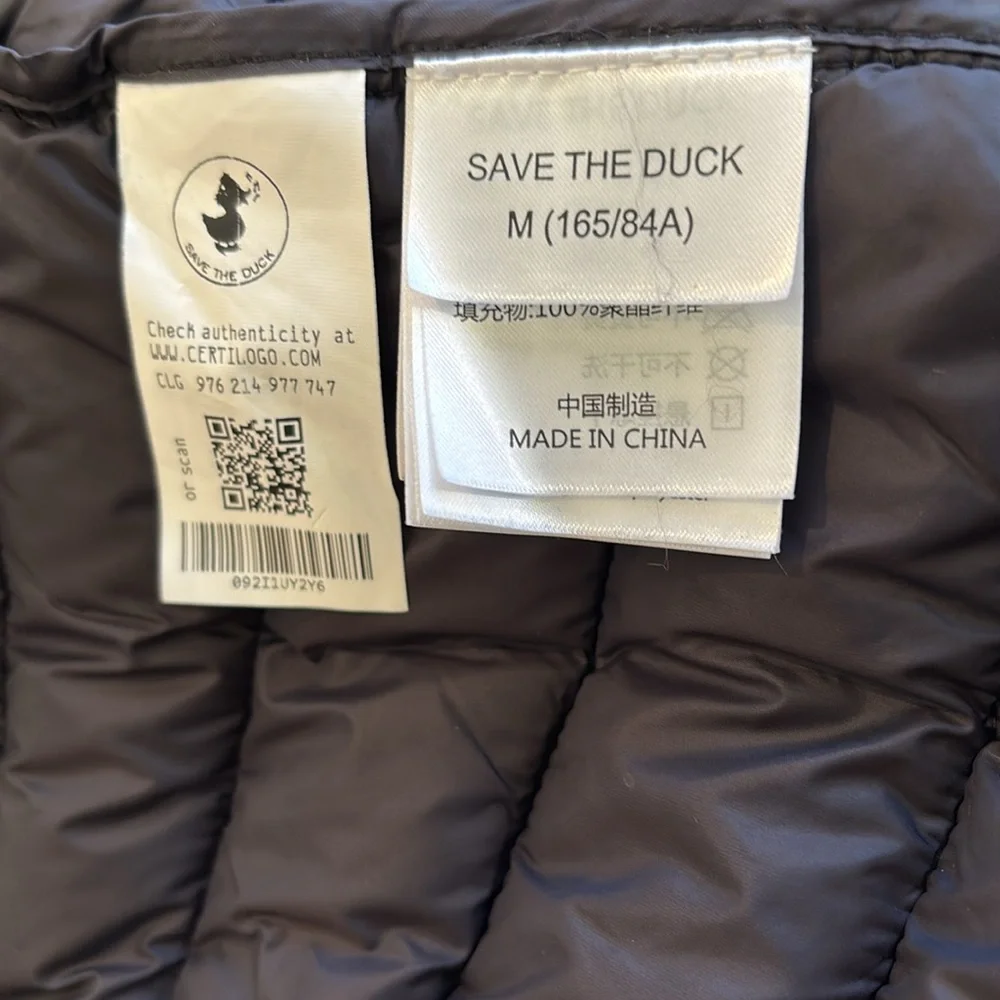 Save the Duck Puffer Vest in Black - Picture 4 of 5